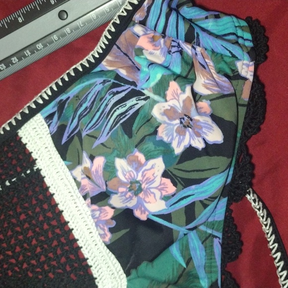 Time & Tru Tropical Boho Crochet Swim Halter Size L New No Tags - Picture 5 of 9